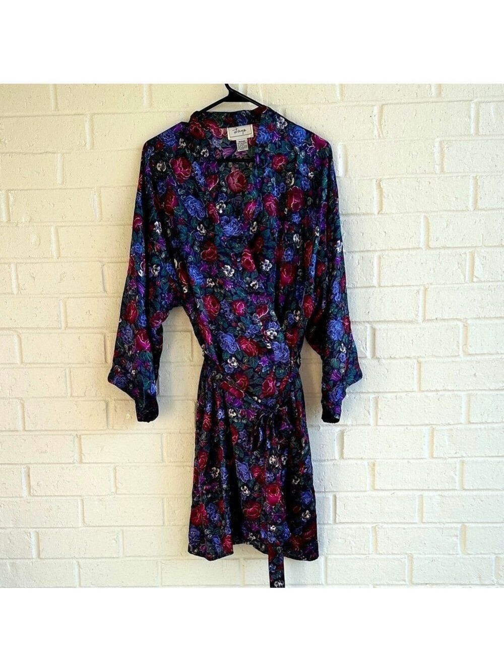 Faye - Women's Floral Knee length Kimono Robe - Pink and Purple Size Med Vintage